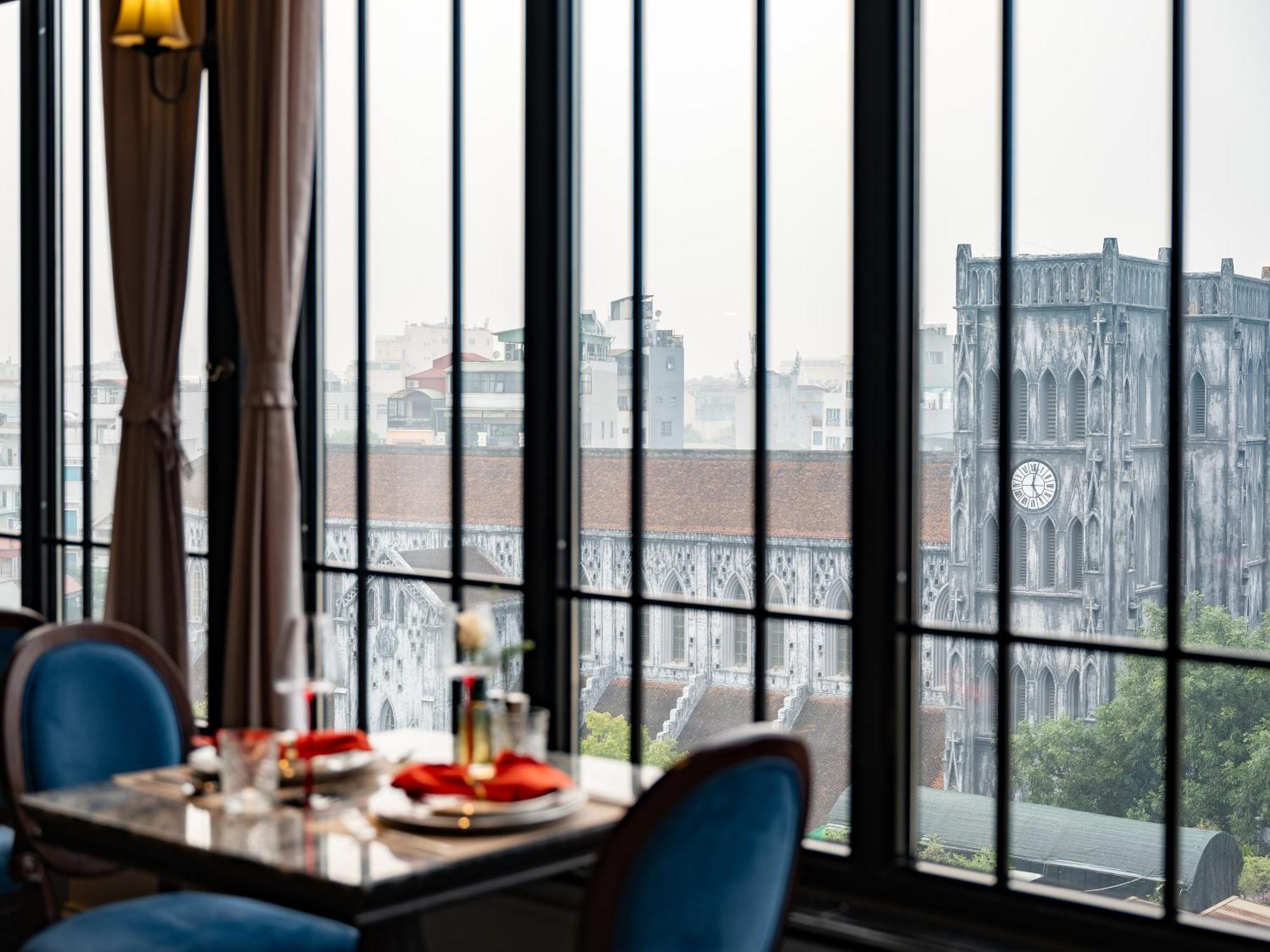 Grand Hotel Du Lac Hanoi Exterior photo View from the restaurant