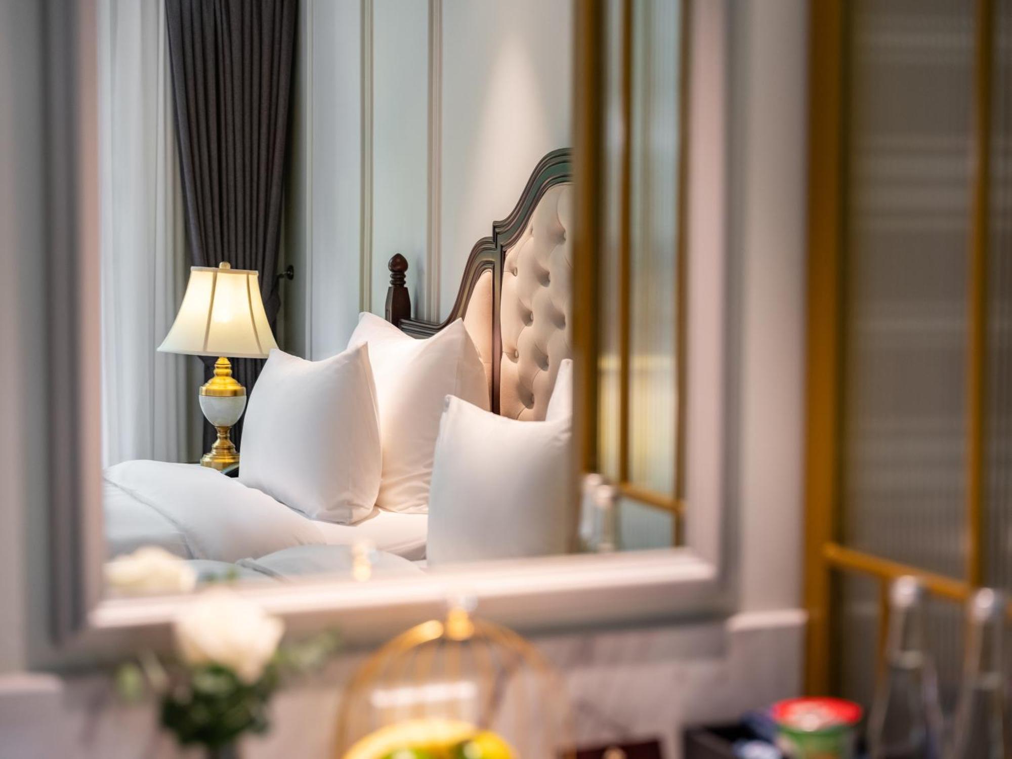 Grand Hotel Du Lac Hanoi Exterior photo Deluxe Room